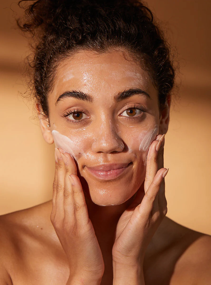 LA CLINICA Resurfacing Facial Cleansing Cream - Exquisite Laser Clinic 